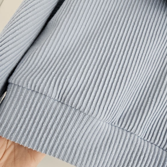 ALO YOGA Women's Muse Hoodie Size XS In Celestial Blue - Picture 6 of 6